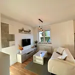 דירה Hochwertige Mit 7qm Balkon, Netflix, Kaffeeautomat, Rainshower Bad צוויקאו