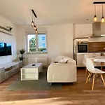 Hochwertige Mit 7qm Balkon, Netflix, Kaffeeautomat, Rainshower Bad * צוויקאו