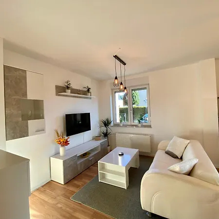 Apartamento Hochwertige Mit 7qm Balkon, Netflix, Kaffeeautomat, Rainshower Bad Zwickau