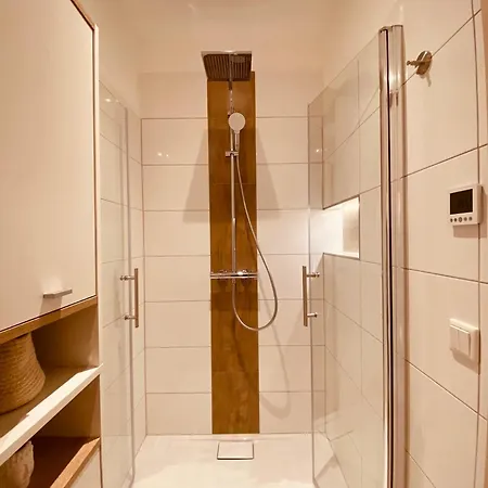 Hochwertige Mit 7qm Balkon, Netflix, Kaffeeautomat, Rainshower Bad צוויקאו