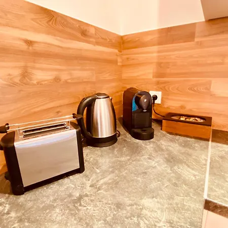 Apartamento Hochwertige Mit 7qm Balkon, Netflix, Kaffeeautomat, Rainshower Bad