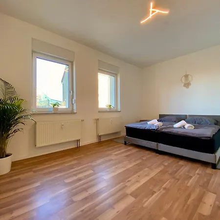 Appartamento Hochwertige Mit 7qm Balkon, Netflix, Kaffeeautomat, Rainshower Bad *