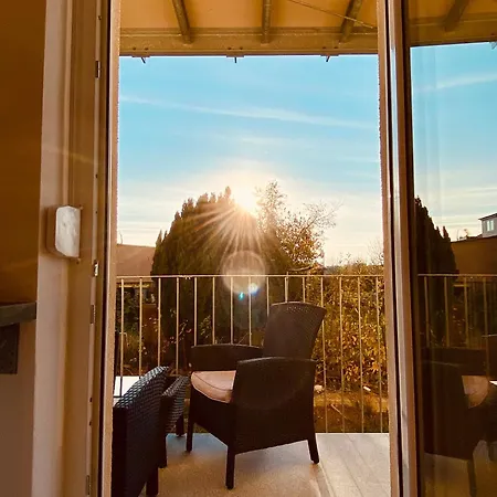 Hochwertige Mit 7qm Balkon, Netflix, Kaffeeautomat, Rainshower Bad