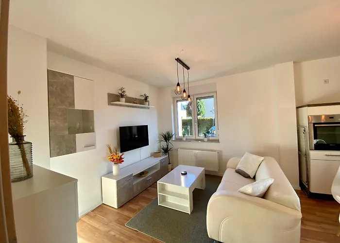 Apartament Hochwertige Mit 7qm Balkon, Netflix, Kaffeeautomat, Rainshower Bad Zwickau