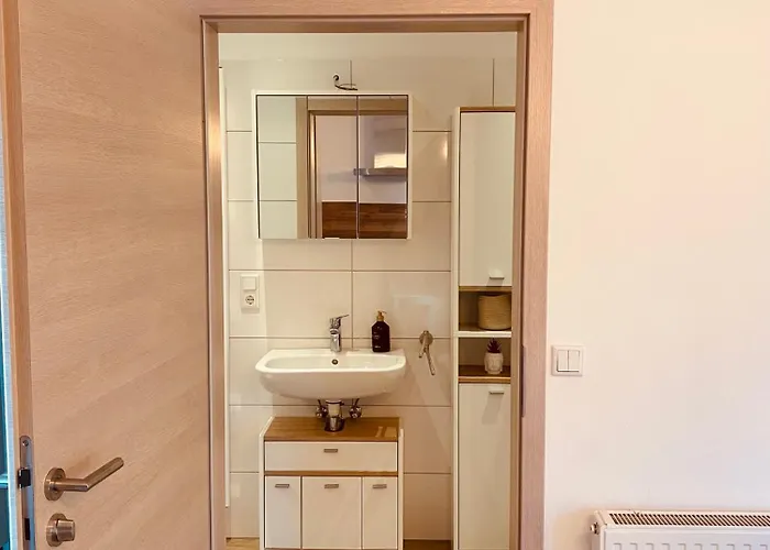 Hochwertige Mit 7qm Balkon, Netflix, Kaffeeautomat, Rainshower Bad *